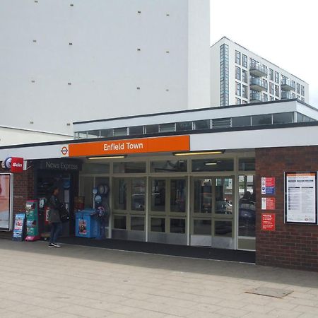 Skyvillion - Cozy Apartments In Enfield Town With Free Parking & Wifi Exterior foto