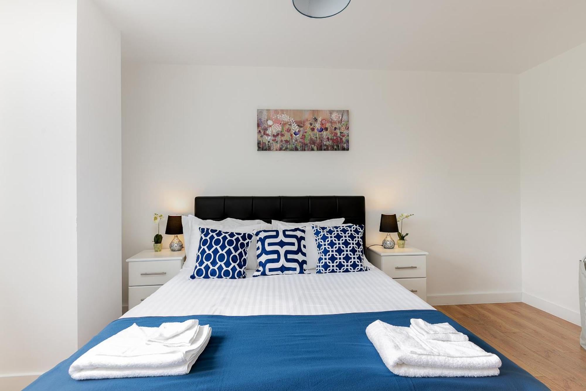 Skyvillion - Cozy Apartments In Enfield Town With Free Parking & Wifi Exterior foto