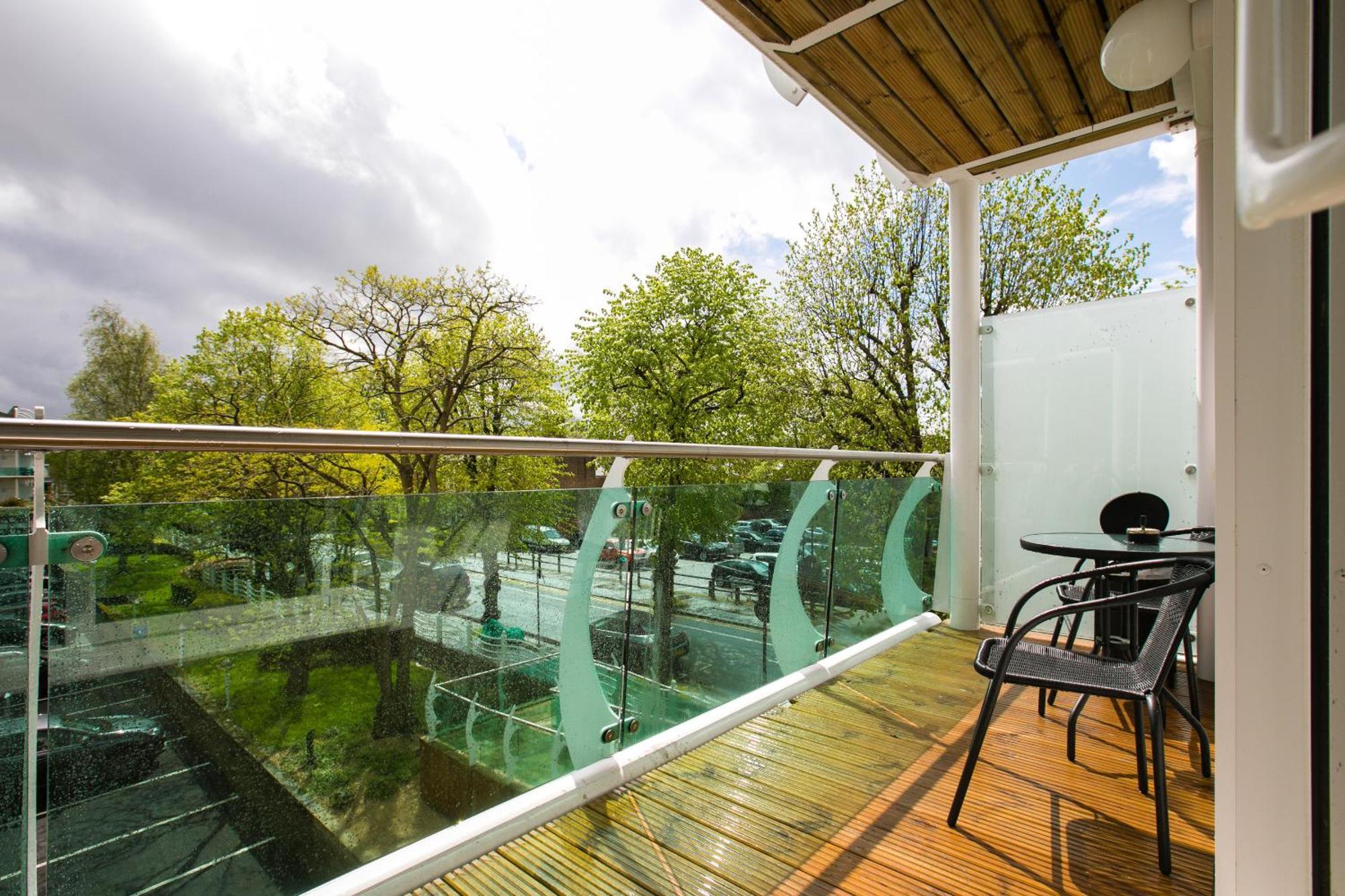 Skyvillion - Cozy Apartments In Enfield Town With Free Parking & Wifi Exterior foto