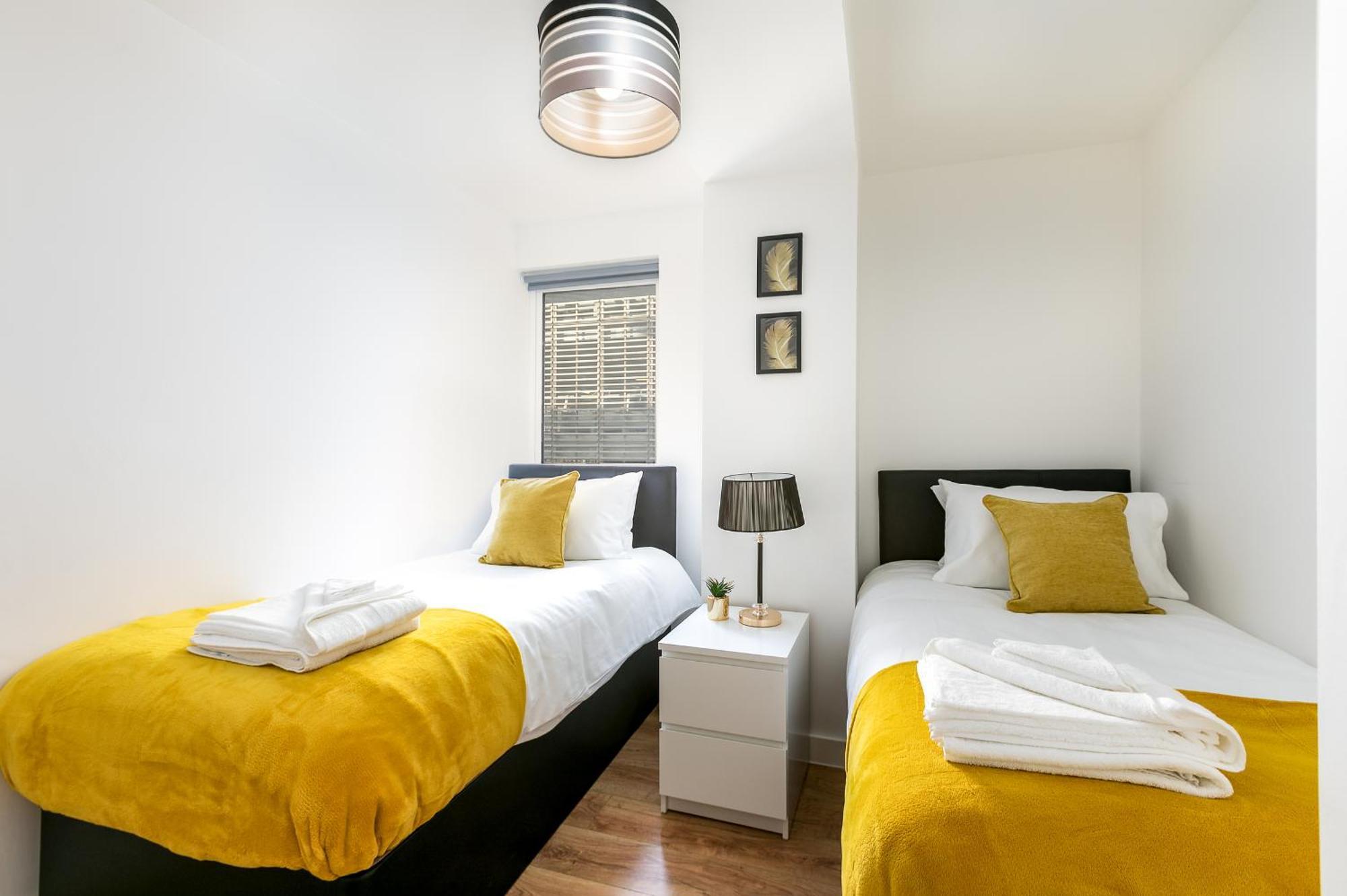 Skyvillion - Cozy Apartments In Enfield Town With Free Parking & Wifi Exterior foto