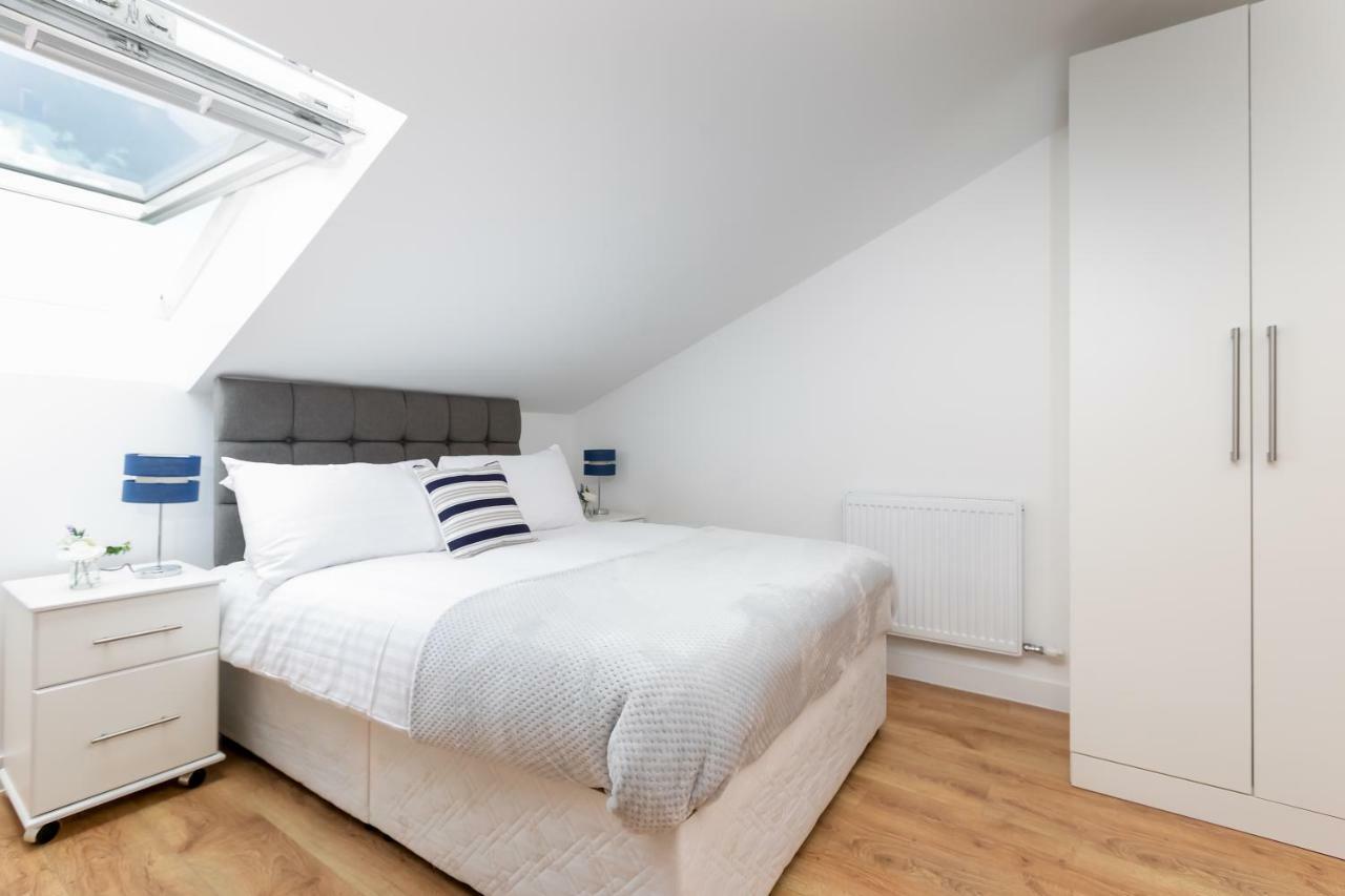 Skyvillion - Cozy Apartments In Enfield Town With Free Parking & Wifi Exterior foto