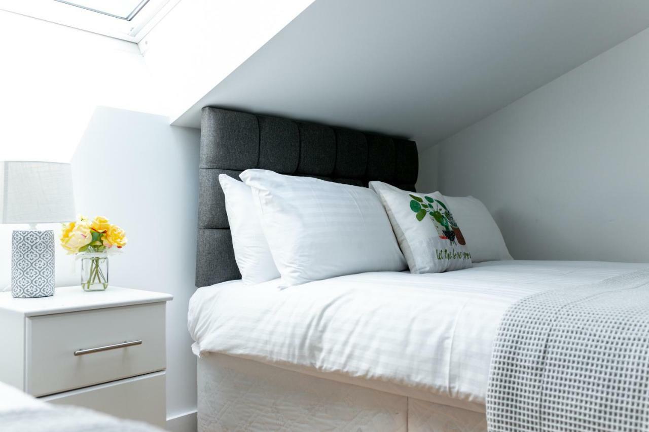 Skyvillion - Cozy Apartments In Enfield Town With Free Parking & Wifi Exterior foto